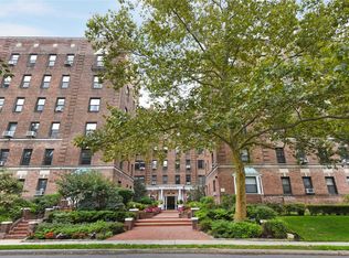 21 Barstow Rd APT 6K, Great Neck, NY 11021