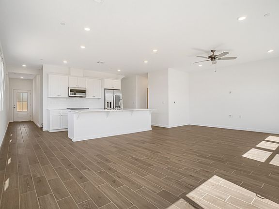 4th image of 2287 N Preuss Ave
