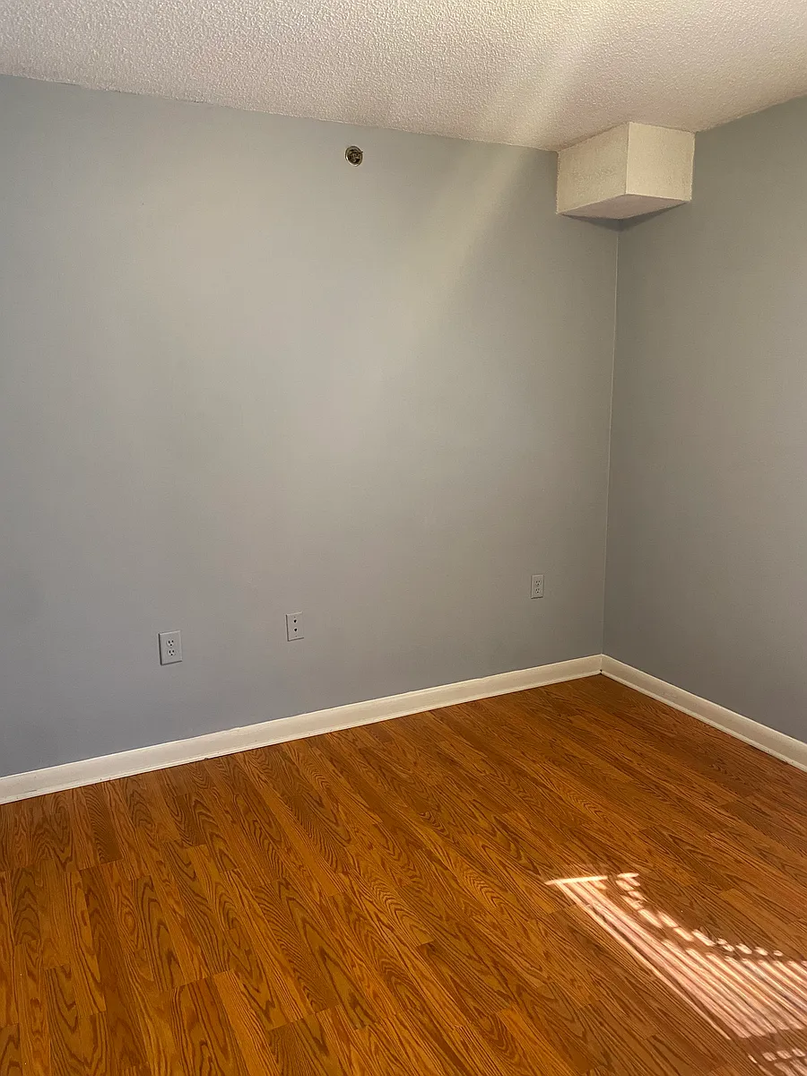 Building Photo - 1431 Collegiate Cir #304
