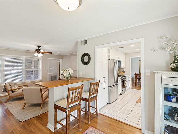 5th image of 10031 Timberoak Dr