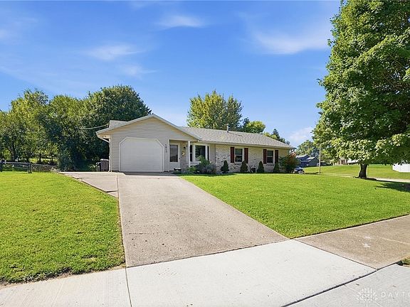 3rd image of 1817 Marinette Dr