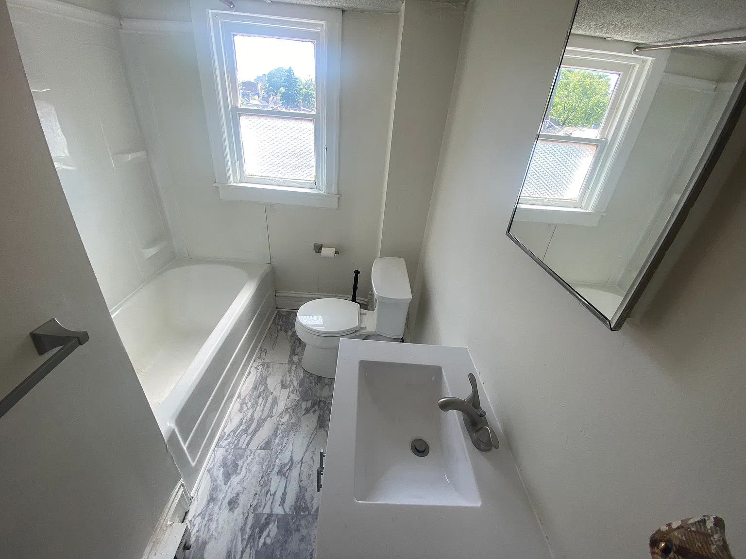 1 bed, 742 sqft, $1,350 — Photo 3