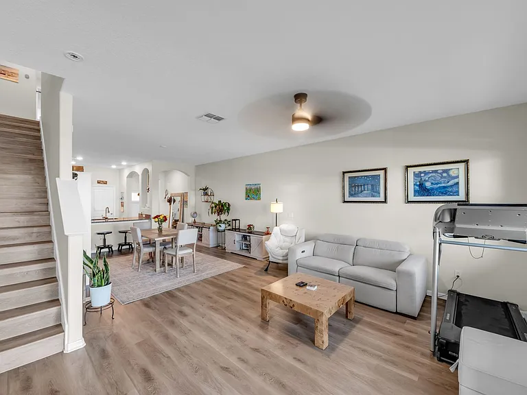 736 Royal Empress Dr — Photo 6