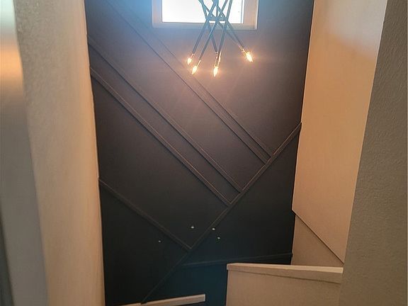 5th image of 23998 Lodge Dr