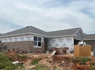 11428 SW 12th St, Yukon, OK 73099