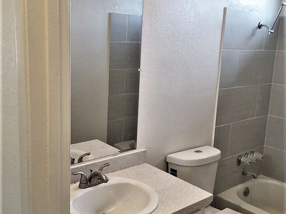 3rd image of 614 S Bancroft St APT 1