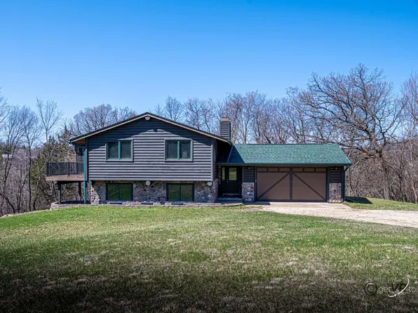 25 Thunder Rock Trl, Galena, IL 61036