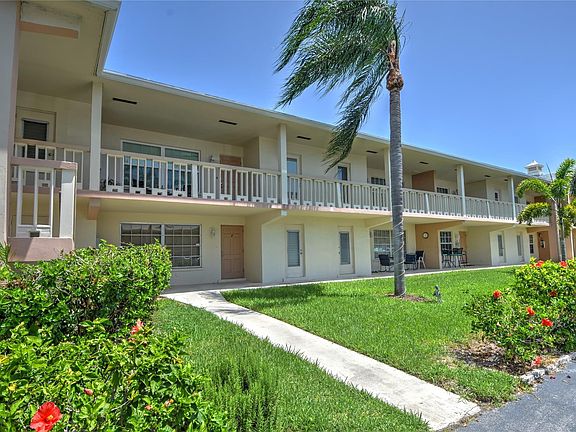 3rd image of 934 SE 9th Avenue #11