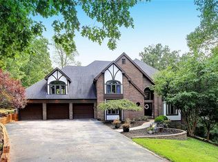 17 Foxchase Rd, Charleston, WV 25304