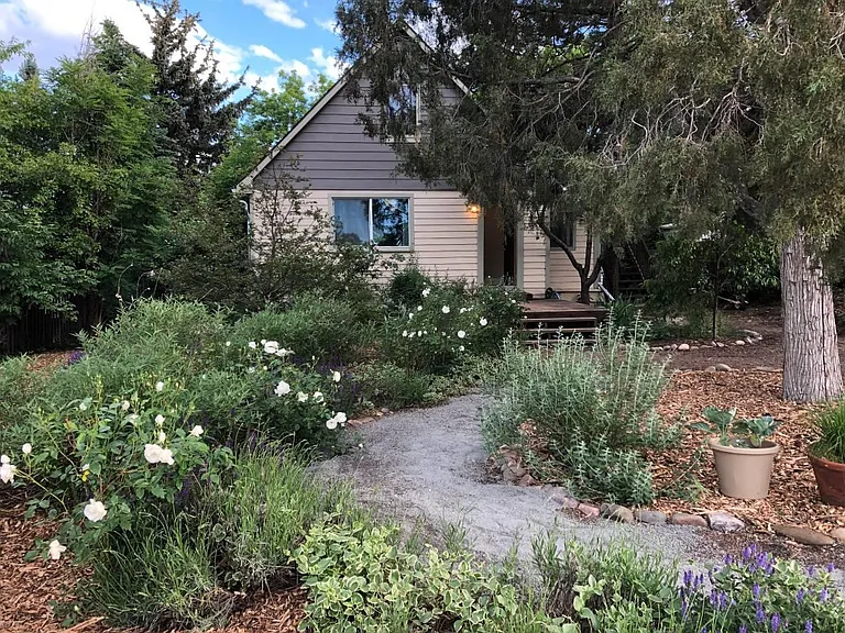 306 E Emma St — Photo 1
