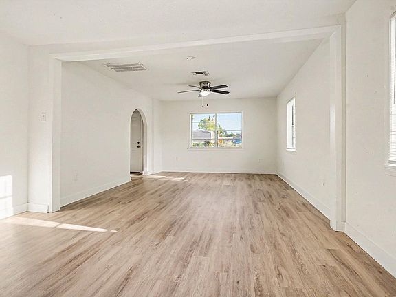 4th image of 654 Ridge Dr