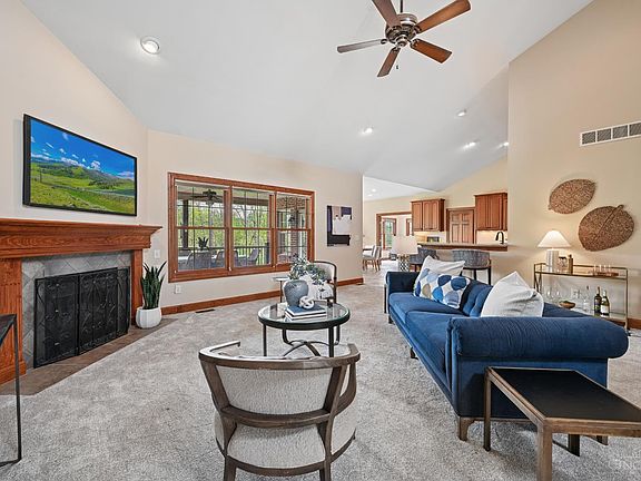 4th image of 1177 Lake Trail Dr