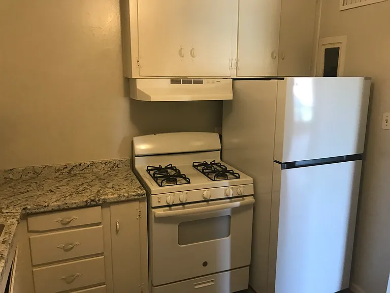 1001 Minter Ln #D — Photo 10