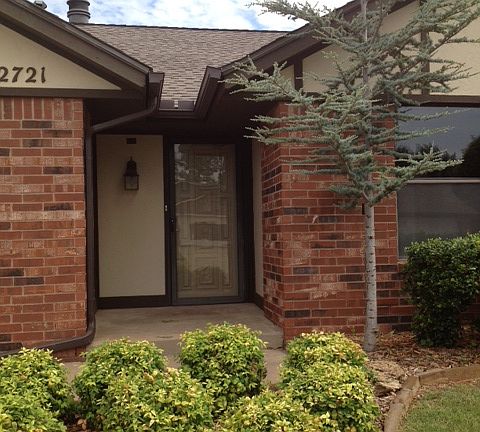Front door entry view