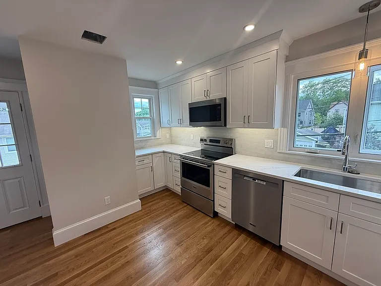 67 Walnut St #2 — Photo 2