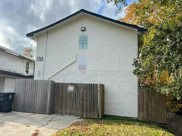 1718 Port Dr, Baton Rouge, LA 70820