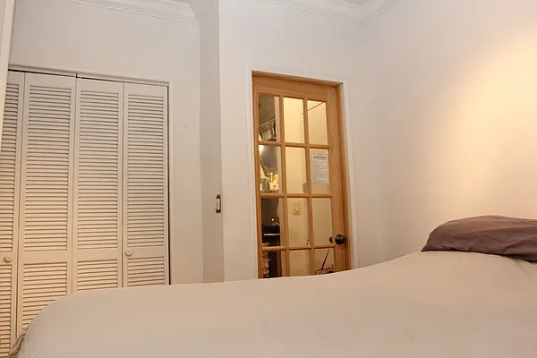 Rented by New York Manhattan Real Estate Incorporated | media 34