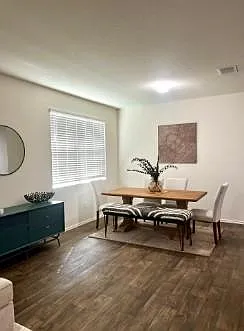 3 bed, 2.0 bath, 1837 sqft, $2,800 — Photo 4