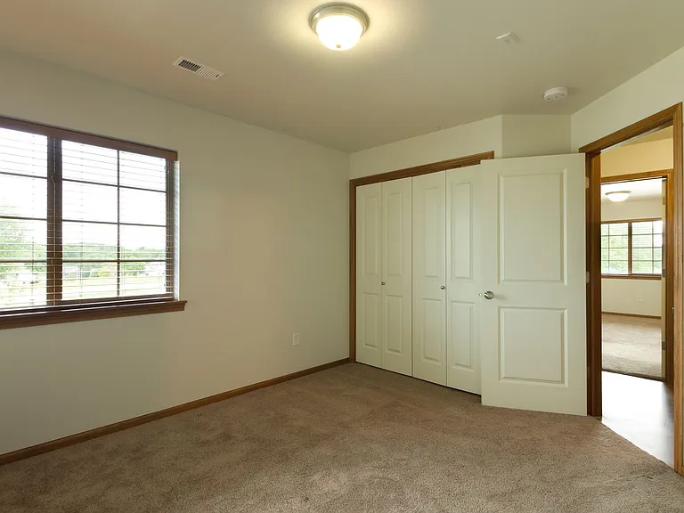 Willow Ridge Apartments — Photo 15