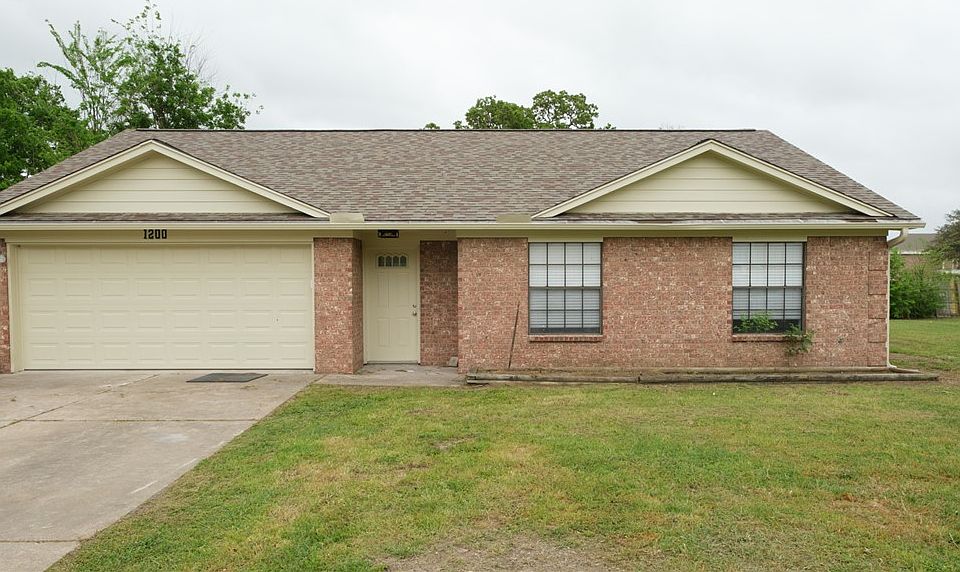 1st image of 1202 Hardwood Ln