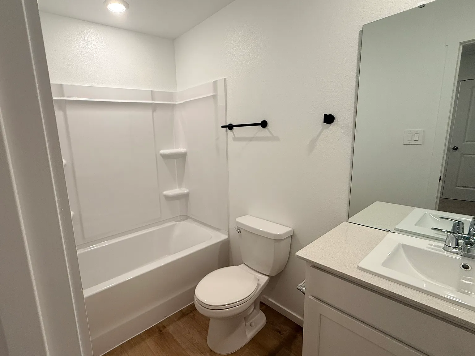 3 bed, 2.5 bath, 1423 sqft, $2,150 — Photo 1