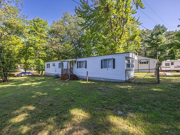 3rd image of 16545 Pine Point Dr