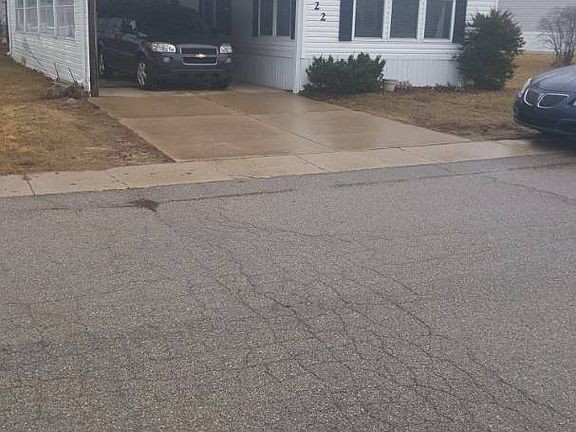 4th image of 822 Pinecreek
