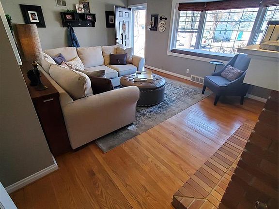 4th image of 722 Juanita Ave