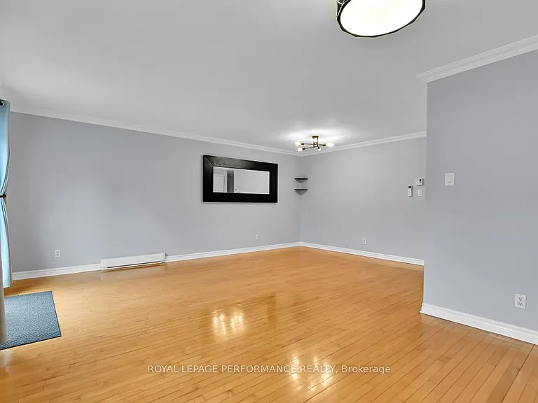 1286 Cedarcroft Cres — Photo 12