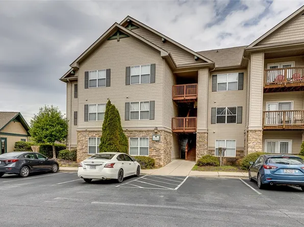 733 Harts Cove Way, Seneca, SC 29678