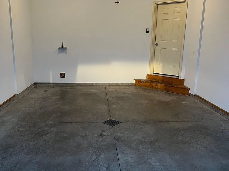 Garage.