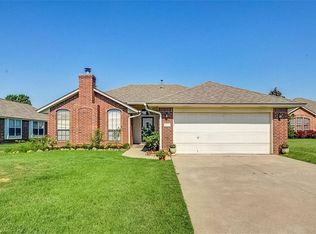 2816 Bishops Ct, Norman, OK 73072