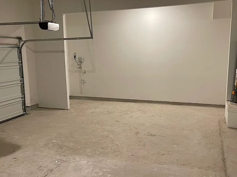 Oversized 2 car garage