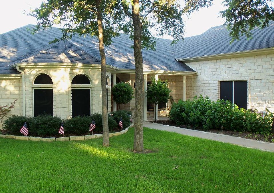 1st image of 192 Green Park Dr