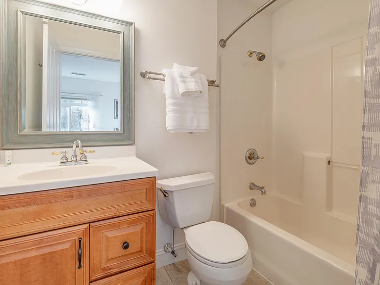 39 Clyde St #D — Photo 12