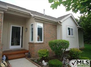 733 Ravencrest Ln #8, Westland, MI 48185
