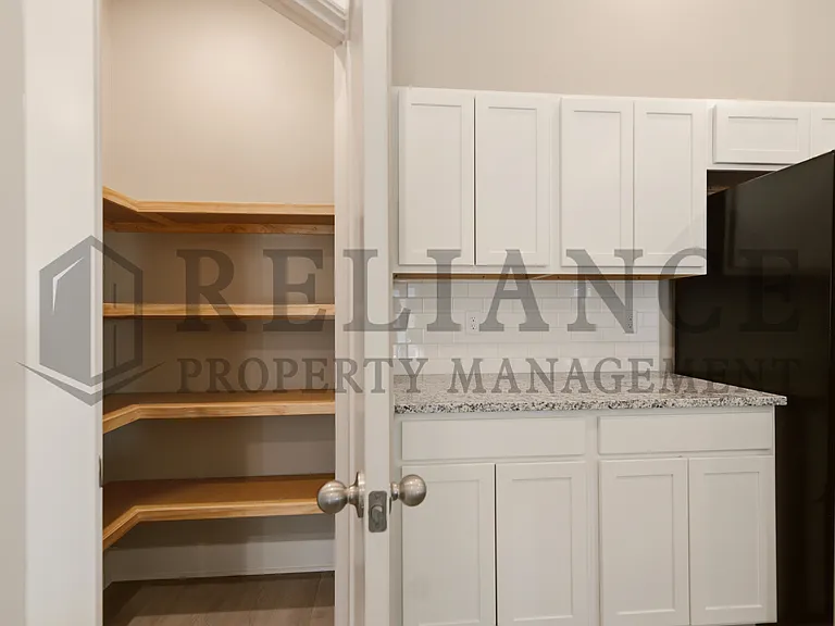 2755 S Greenleaf St — Photo 24