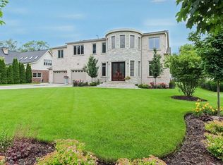 302 E School Ln, Prospect Heights, IL 60070