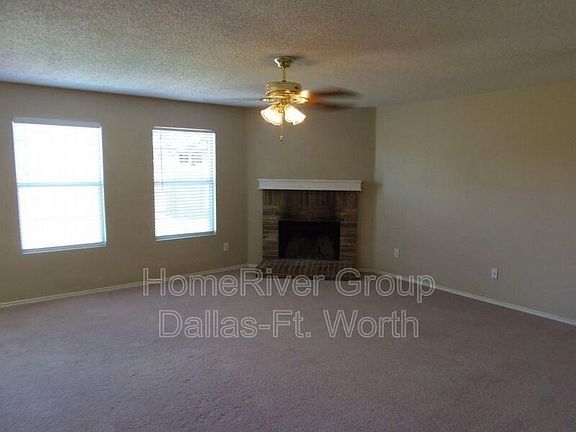 3rd image of 1618 Creekridge Ct