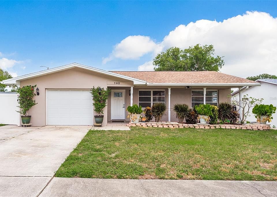 1st image of 102 Coral Ct