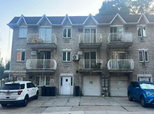 8684 Midland Pkwy, Jamaica, NY 11432