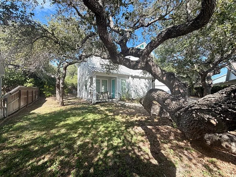 3 bed, 2.5 bath, 1864 sqft, $2,700 — Photo 3