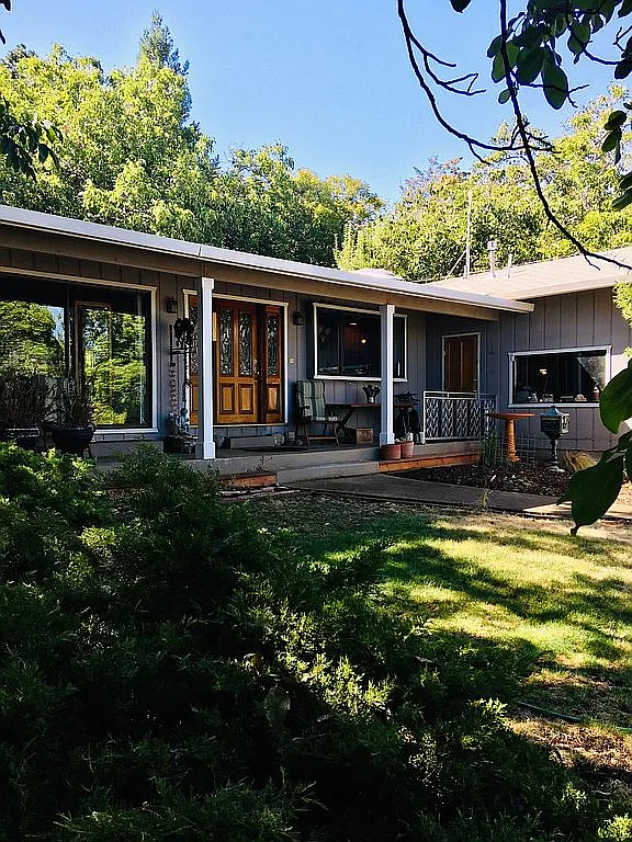 3100 Marina View Dr photo 1