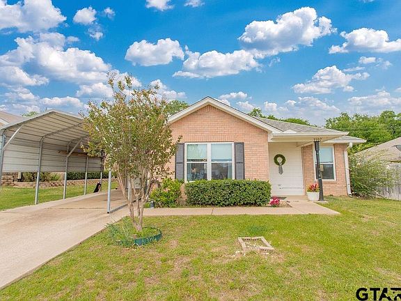 3rd image of 1107 Woodlands Park Dr