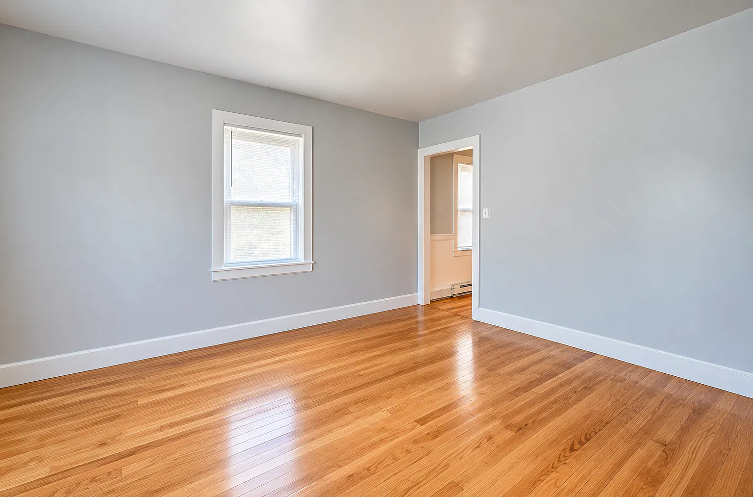 3 bed, 1250 sqft, $1,800 — Photo 2