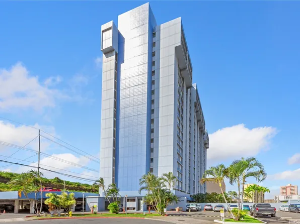 3045 Ala Napuaa Pl APT 1701, Honolulu, HI 96818