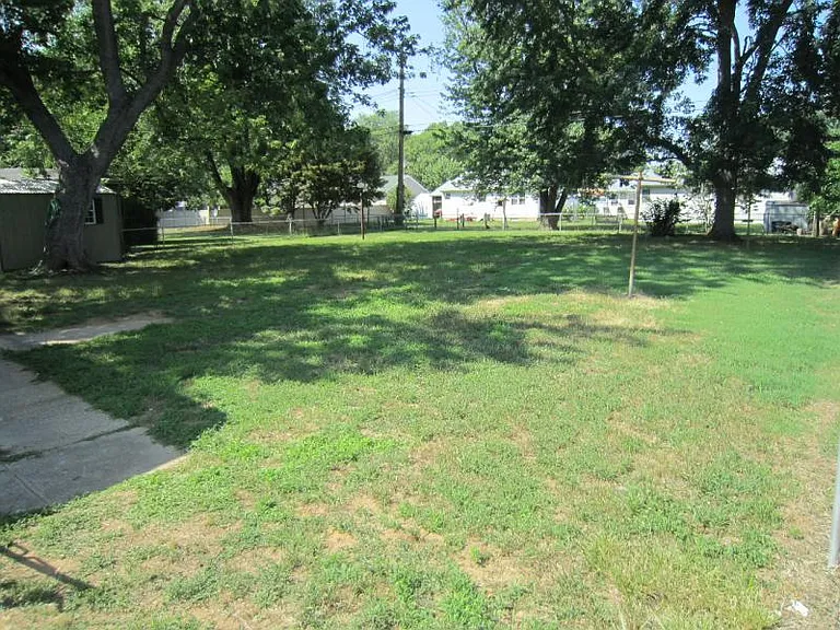 11 Glenwood Dr — Photo 3