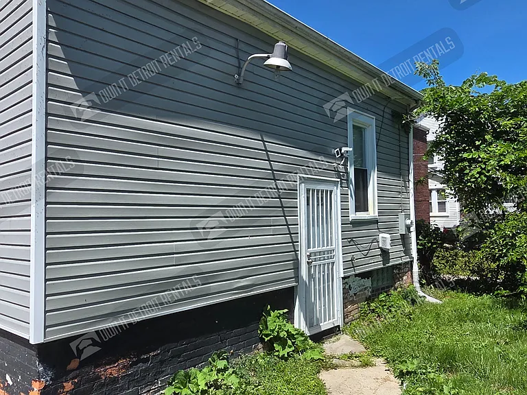 4188 Buckingham Ave — Photo 4