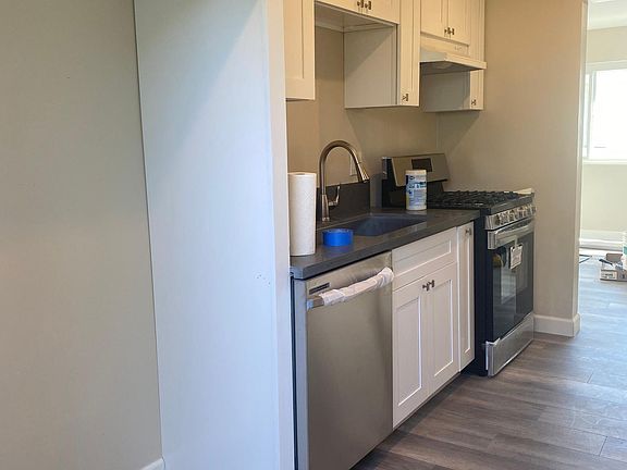 4th image of 516 Almond Ave