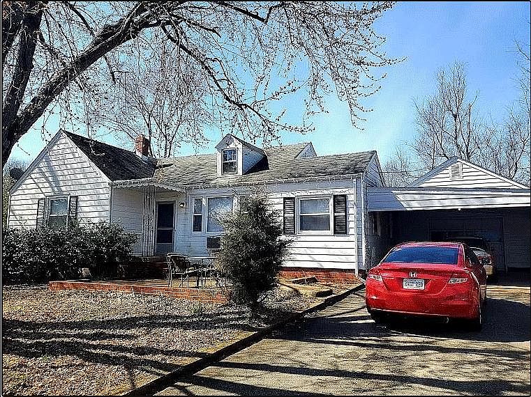 1st image of 2423 Homeview Dr